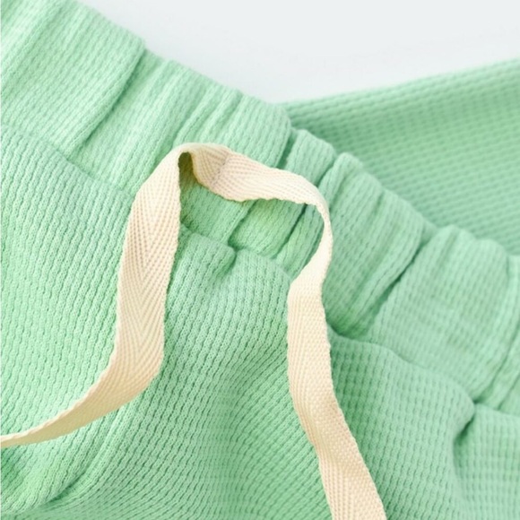 Stay Comfortable and Sustainable with Organic Cotton Waffle Shirt and Short Set! - Picture 4 of 6